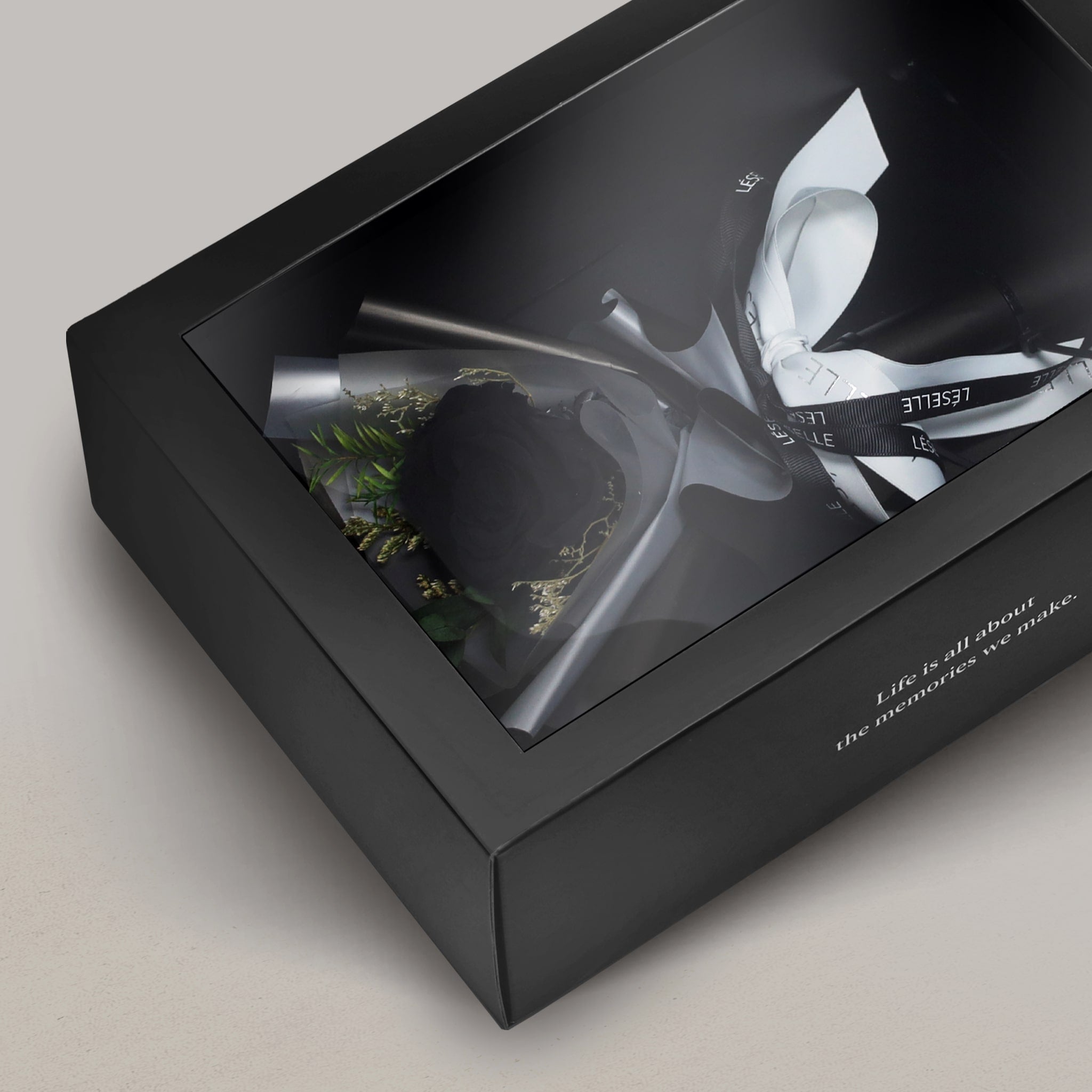 Obsidian Black Single Preserved Rose Bouquet